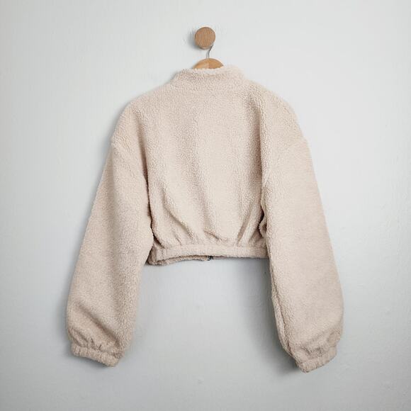 NWT Clad & Cloth Chai Cream Faux Fur Sherpa Cropped Bomber Jacket L - Picture 11 of 13
